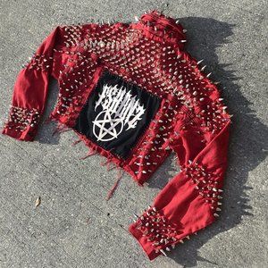 RED DENIM PUNK SPIKED CROPPED JEAN JACKET